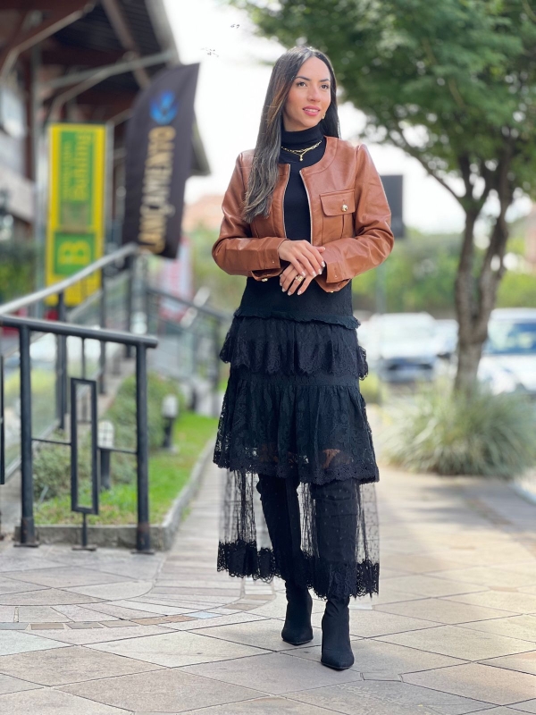 Saia camada de tule