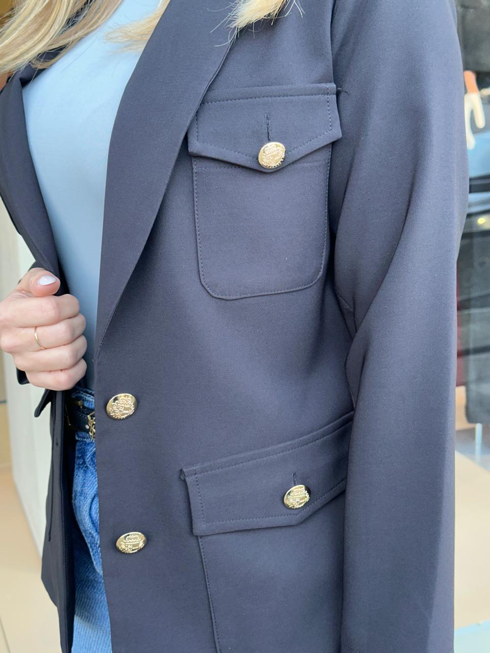 Blazer com botoes lapelas preto