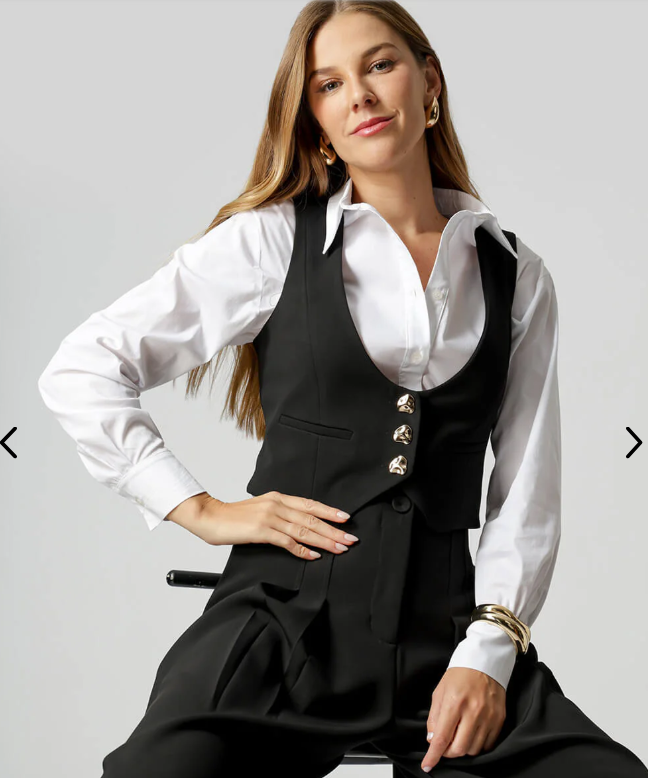 Colete cropped com fivela